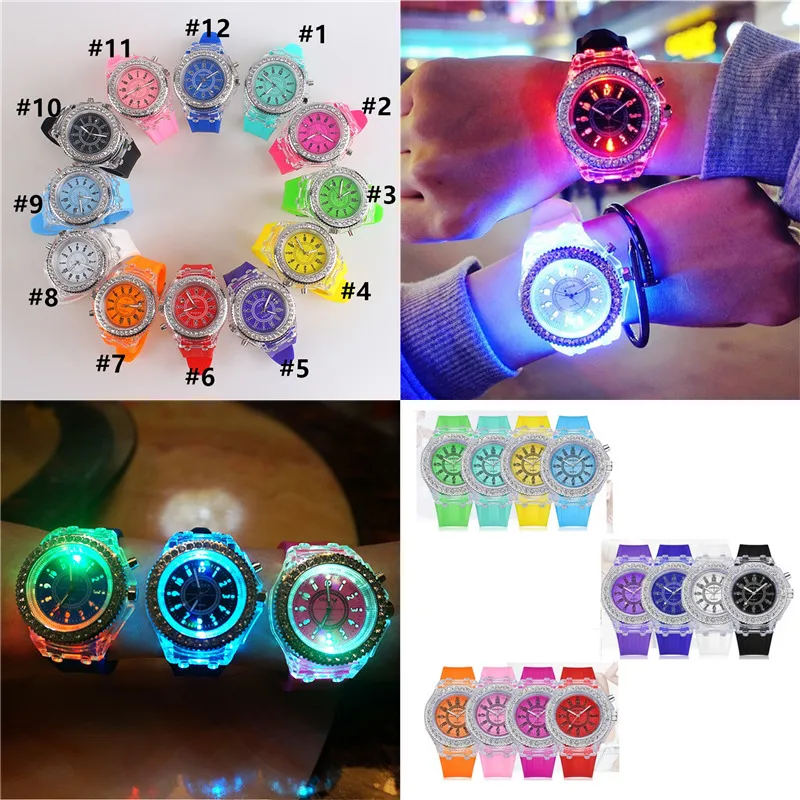 デザイナーウォッチラグジュアリーユニセックスダイヤモンドLEDライトウォッチクリスタル発光メンズ女性腕時計スリコーネラインストーンクォーツ時計販売F102601