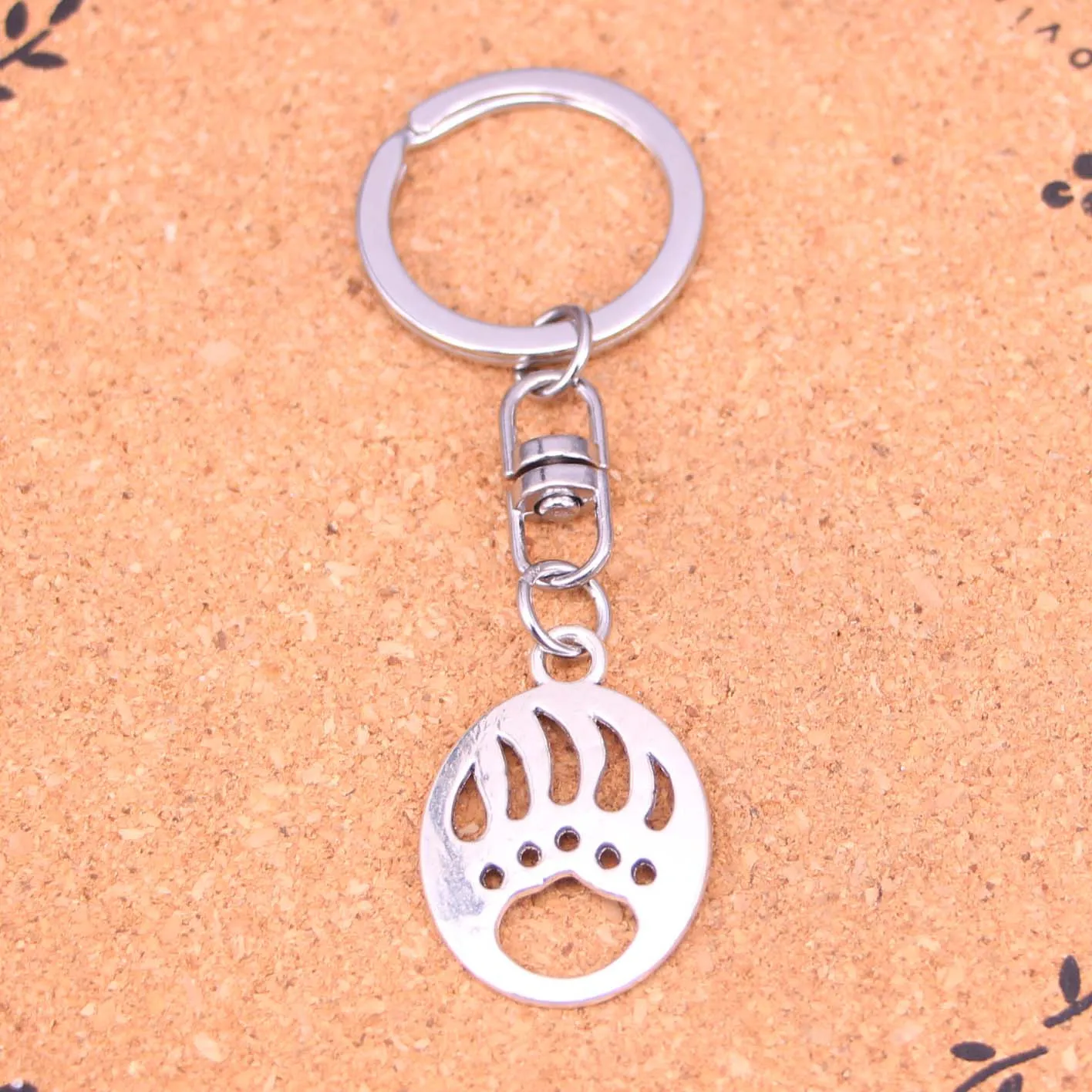 Fashion Keychain 30*22mm bear paw Pendants DIY Jewelry Car Key Chain Ring Holder Souvenir For Gift
