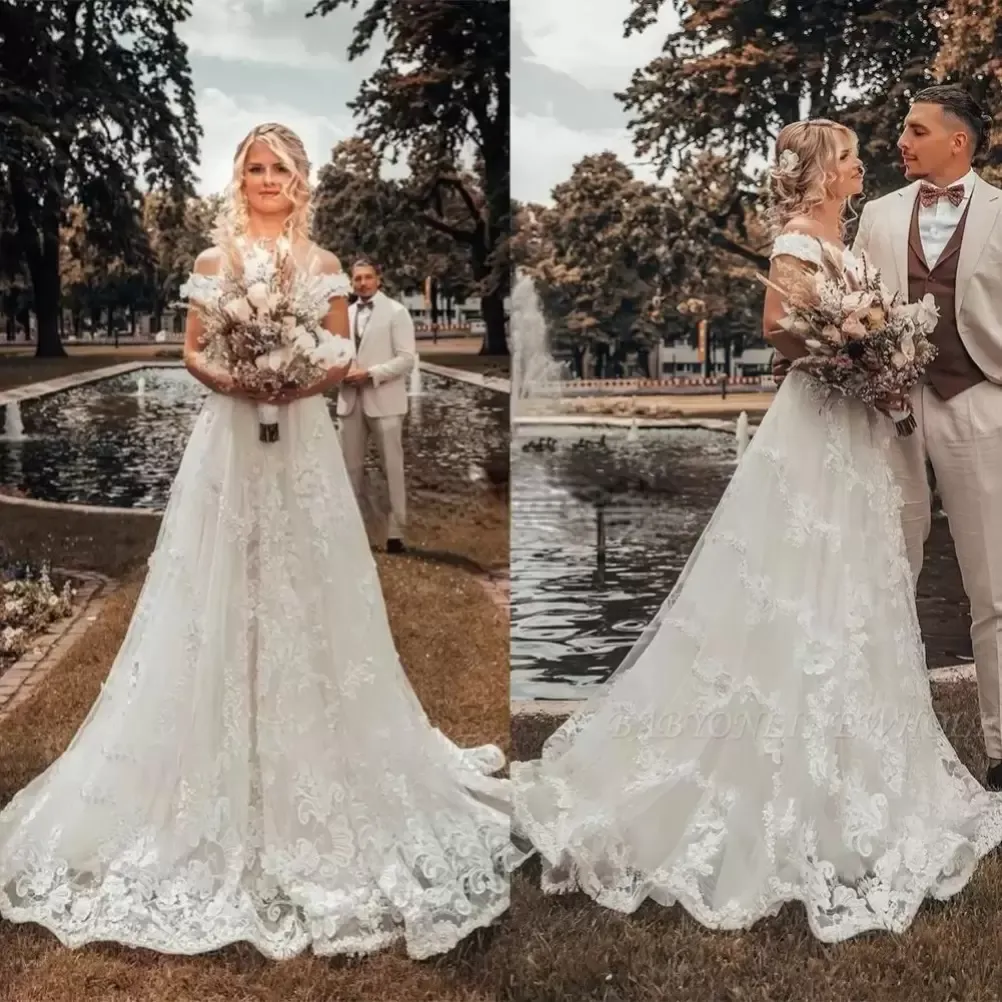Lindos vestidos de noiva Apliques Floral Apliques 3D Trem de varredura sem mangas do ombro Praia feita por plata