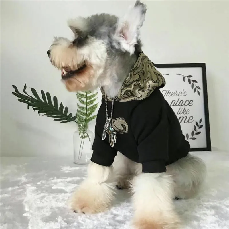 トレンディな手紙犬のパーカープリントペット犬のコート服犬のジャケットコート暖かいペットの服屋外プードルブルドッグチワワのパグ