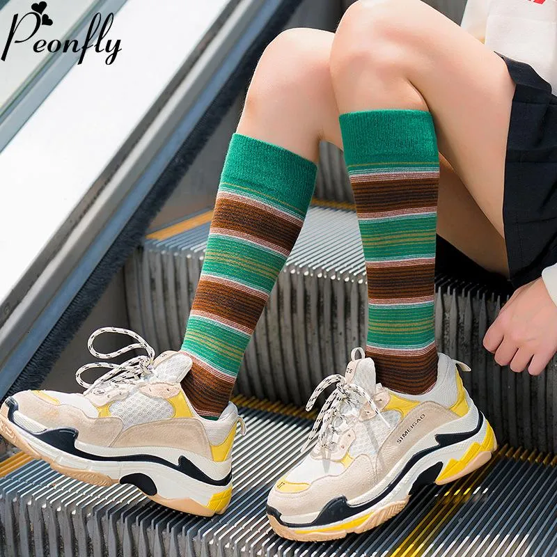 Strumpor Hosiery Peonfly Färgglada Striped Women 2021 Höst Vinterkammad bomull Skarpetki Casual Harajuku Hip Hop Femme