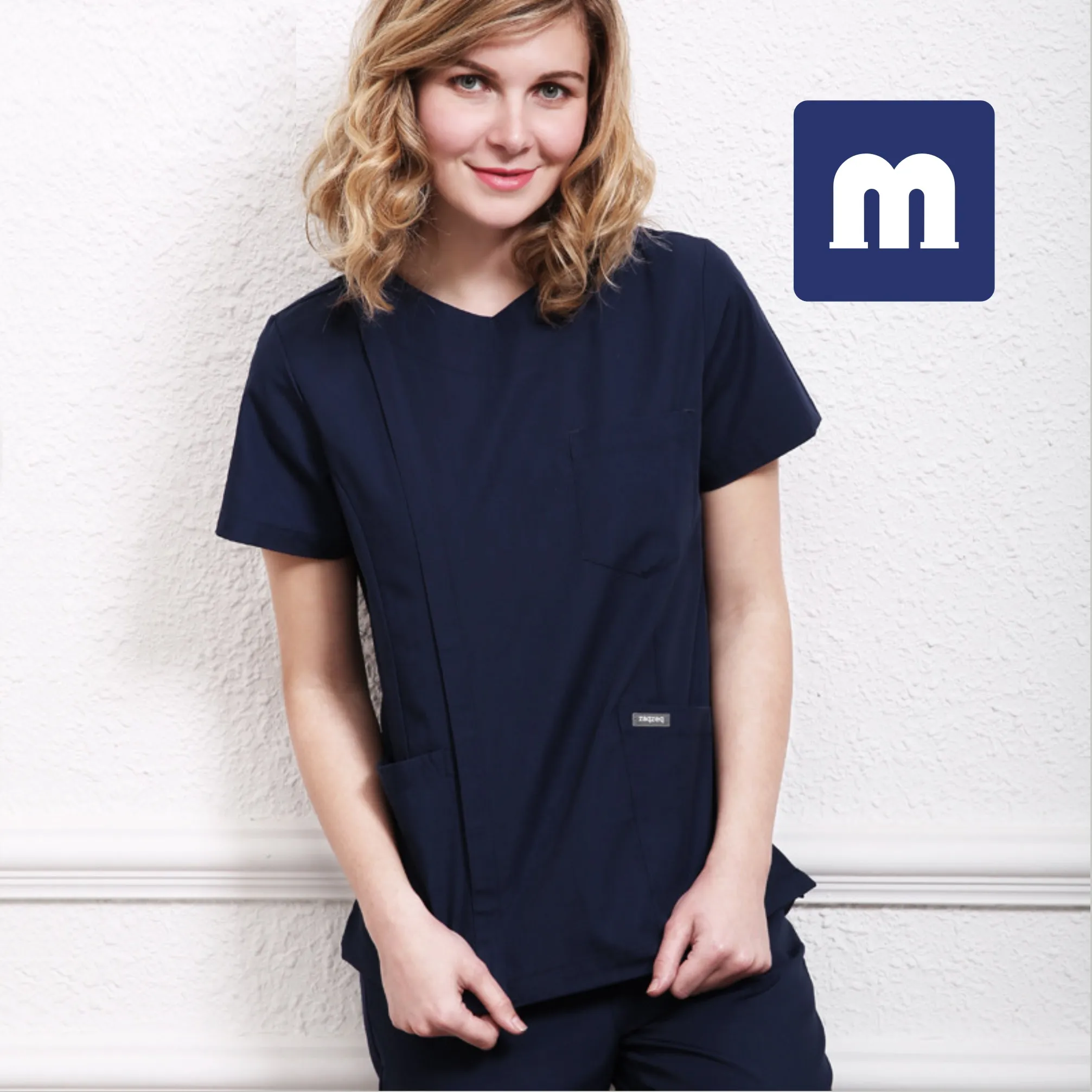 Medigo-086 Pantalon deux pièces pour femmes Hauts de gommage pour femmes + pantalons Uniforme d'hôpital pour hommes Chirurgie Chemise de gommage à manches courtes Uniforme d'infirmière pour animaux de compagnie Anatomie du gris Docteur Vêtements de travail