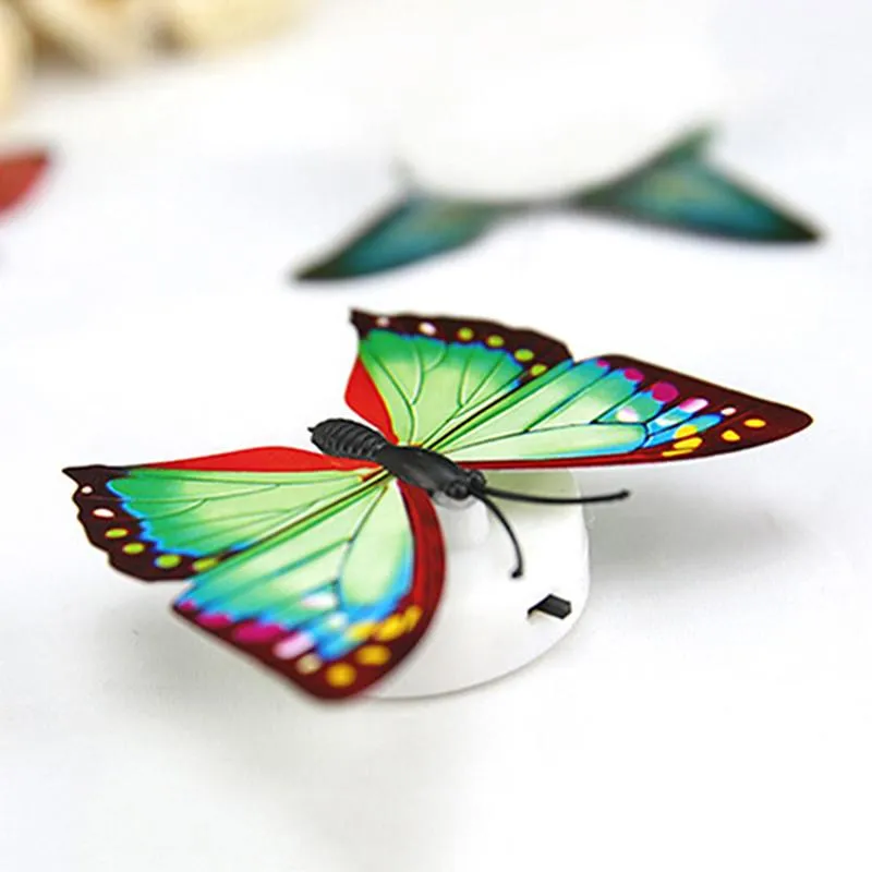 2022 Nieuwe Kleurverlichting Butterfly Muurstickers Eenvoudige installatie LED Nachtverlichting Home Living Kid Room Fridage Slaapkamer Decor