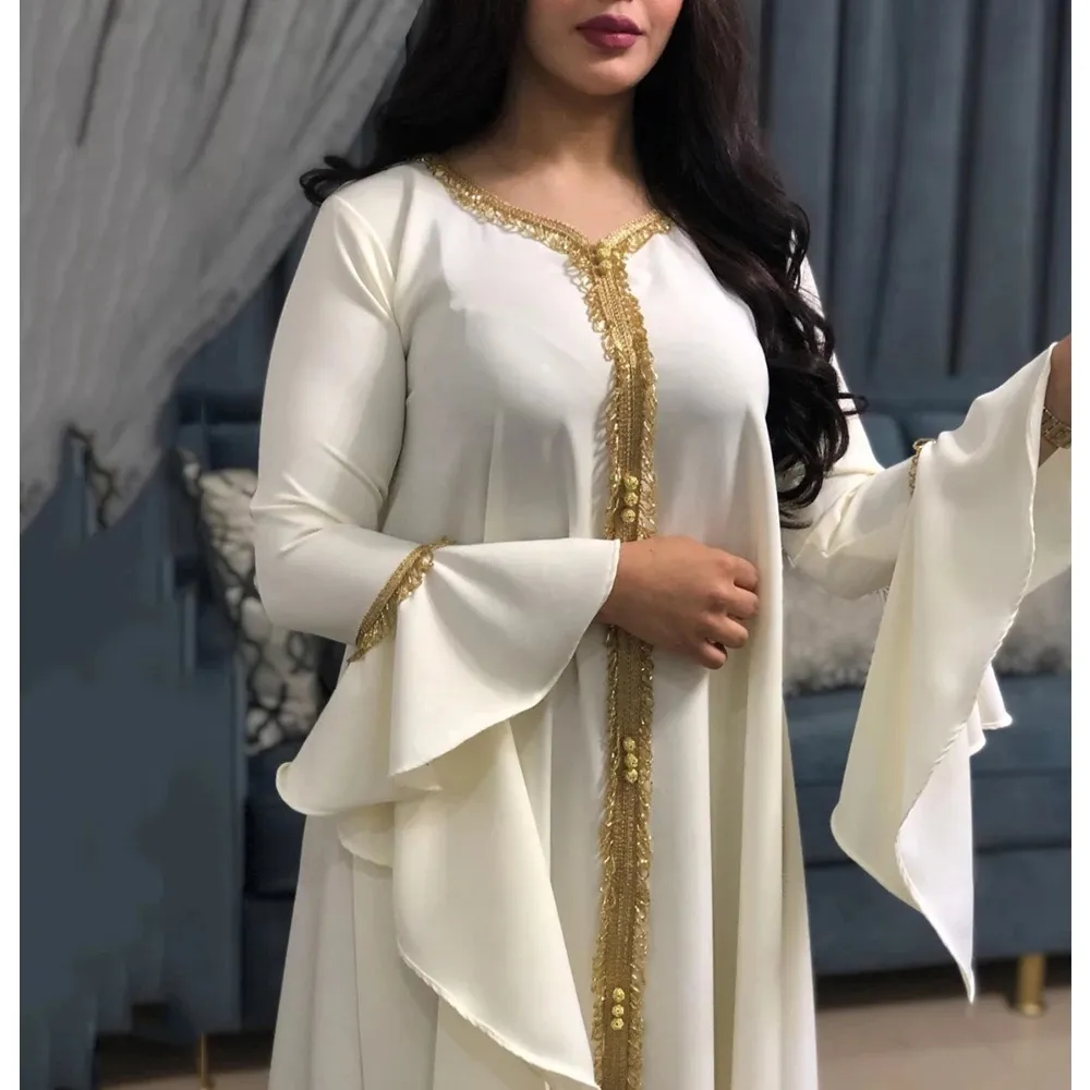 Árabe vestido de la borla blanca Abaya Mujeres Chilaba musulmanes islámicos  Moda ropa para las muchachas Lotus manga más el tamaño de los trajes de