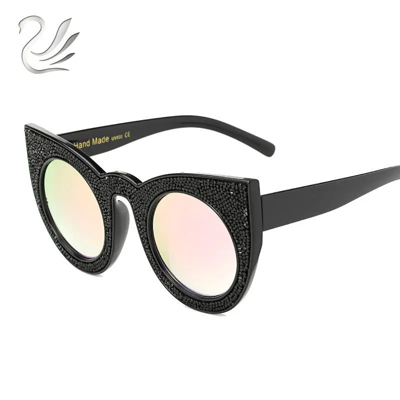 Stor lyx för solglasögon rhinestones kvinnor cool 2021 ram mode ögon utformad stil kvinnlig katt glasögon sol bing bing wpjik