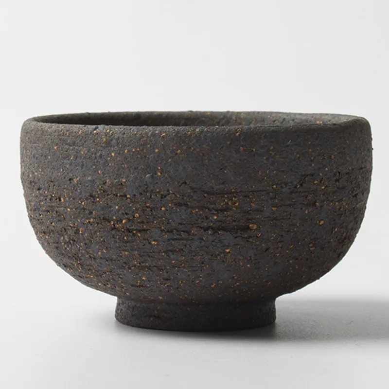 Tasse à thé en poterie grossière vintage japonaise faite à la main tasse à thé noire rugueuse petit bol à thé en céramique de sable violet
