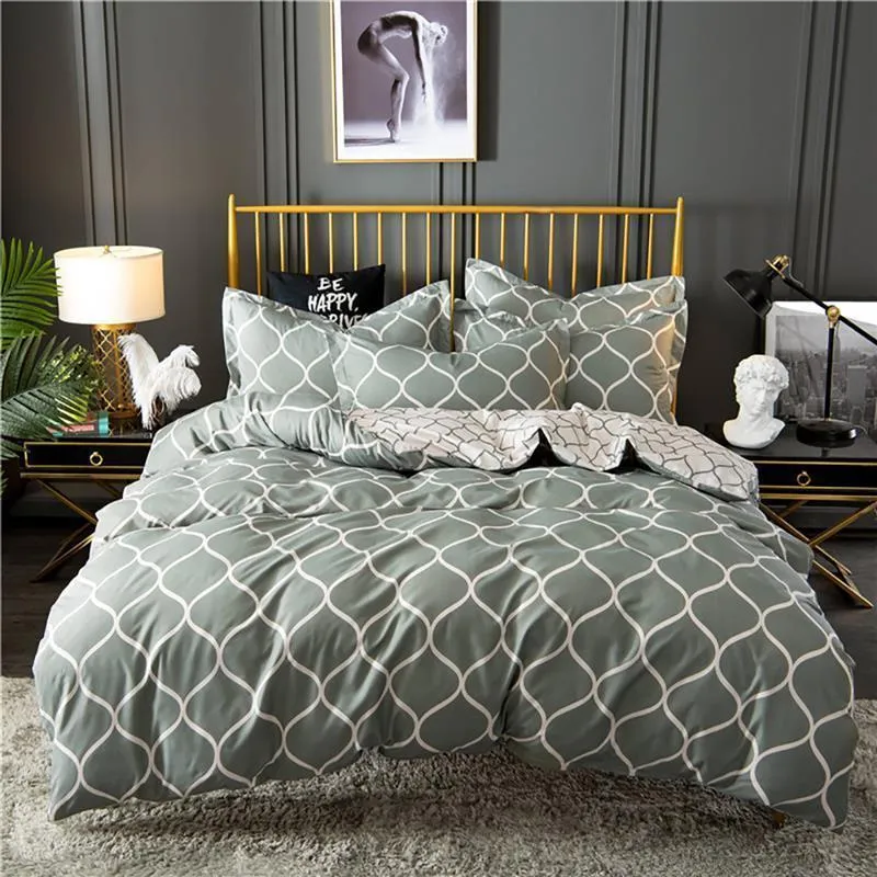 Caldo! Set biancheria da letto trapunta geometrica King Set biancheria da letto Set copripiumino nero grigio Set biancheria da letto matrimoniale con federa DA01 # Y200111