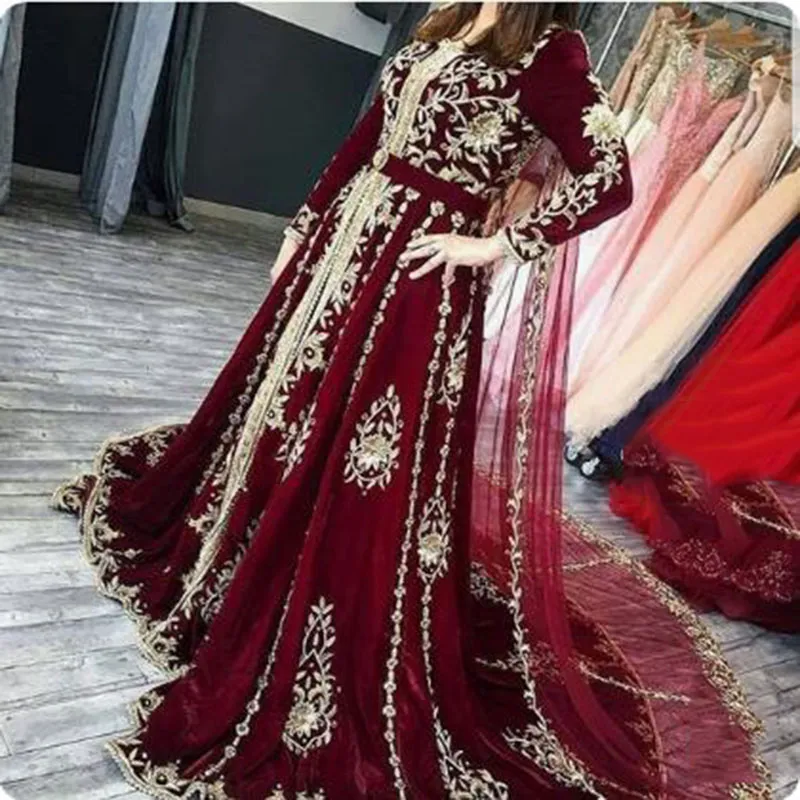 Algeriet Marockanska Caftan Långärmade Formella Aftonklänningar Guld Appliques Lace A Line Muslim Prom Klänningar Dubai Arabiska Kvinnor Celebrity Party Dress Robes de Soirée