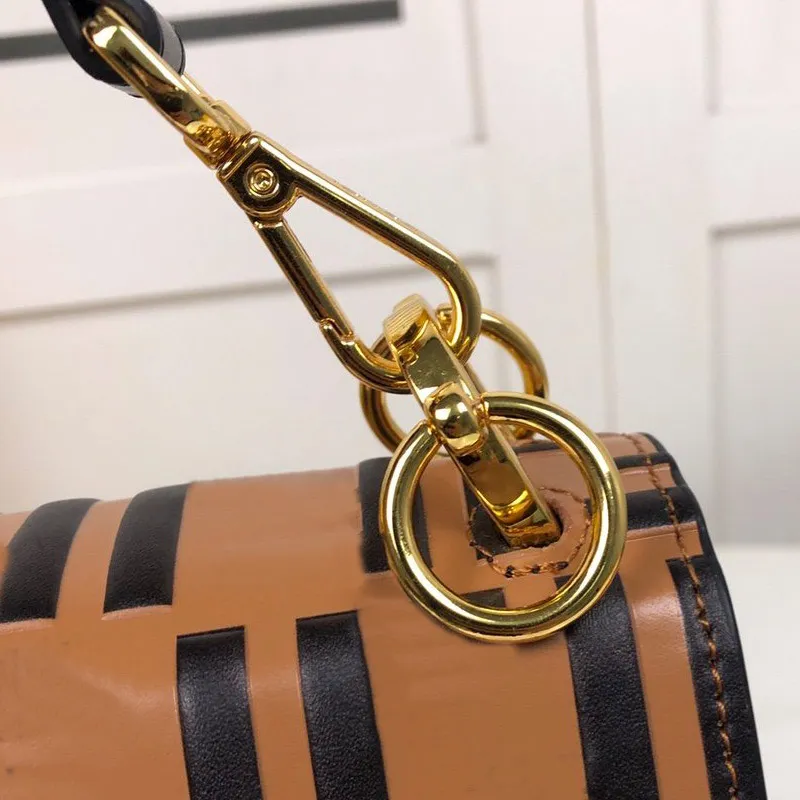Flip Bag Handbag Messenger Bags Fashion High Quality Magnetic Snap Open Cowhide Genuine Leather Patchwork Color Letter 