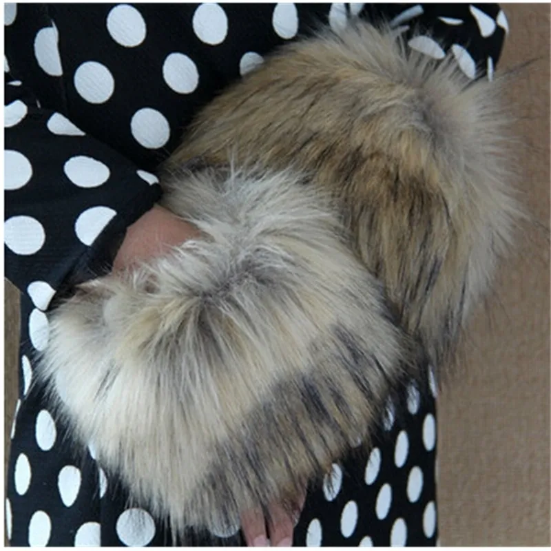 Autumn and winter women's Large cuff oversleeps hand ring fur wrist support faux oversleeps hand ring fur arm warmer 201021293T