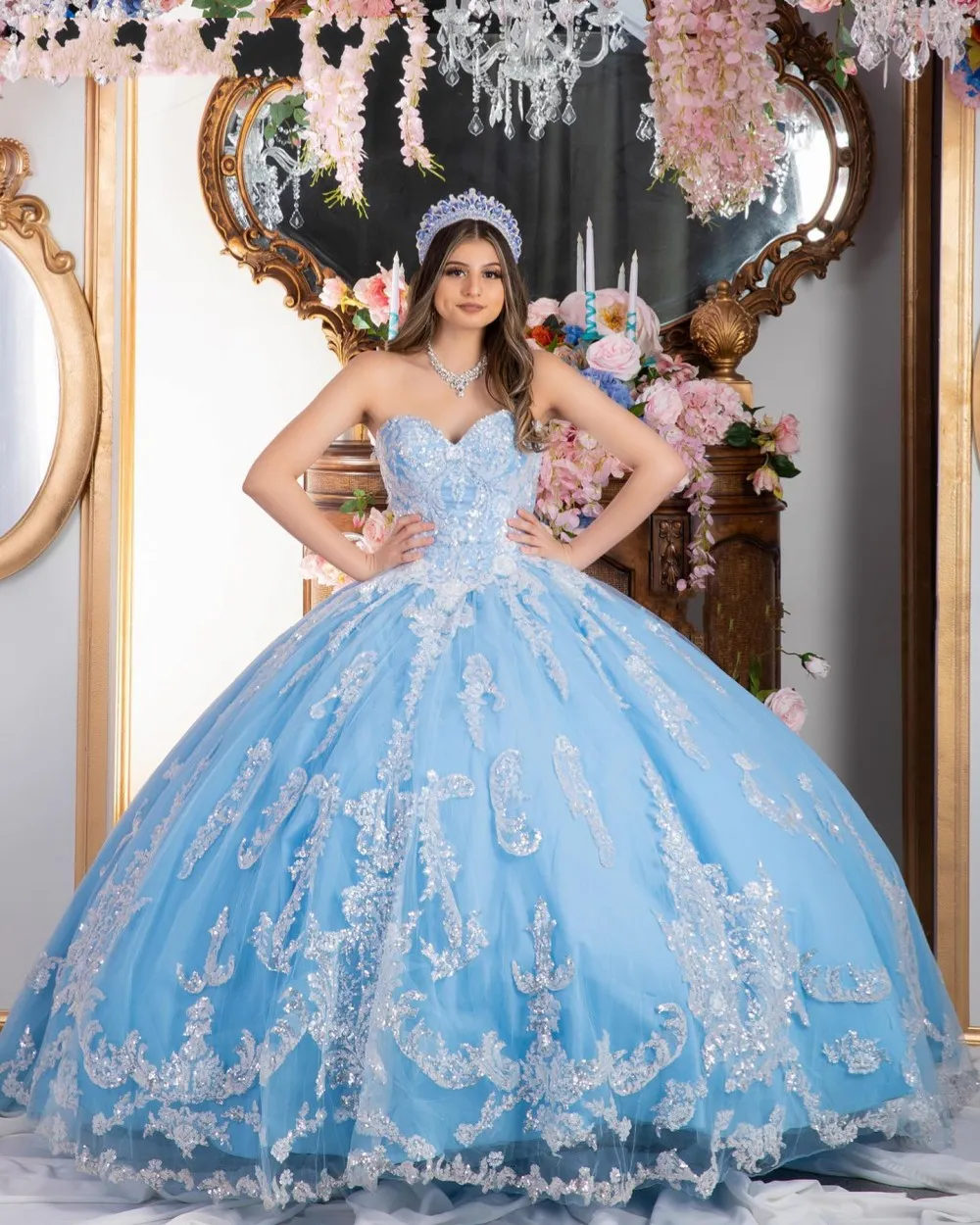 Vestidos de xvAñosSky Blue Blue Quinceaneraドレス恋人グリッタースパンコールアップリケボールガウンウエディングパーティードレスPuffyスカート甘い16ドレス