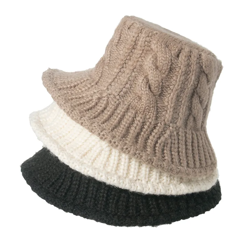 Nuova moda nero bianco solido treccia invernale cappelli a secchiello lavorati a maglia berretti caldi invernali per donna berretti da pesca gorros da donna