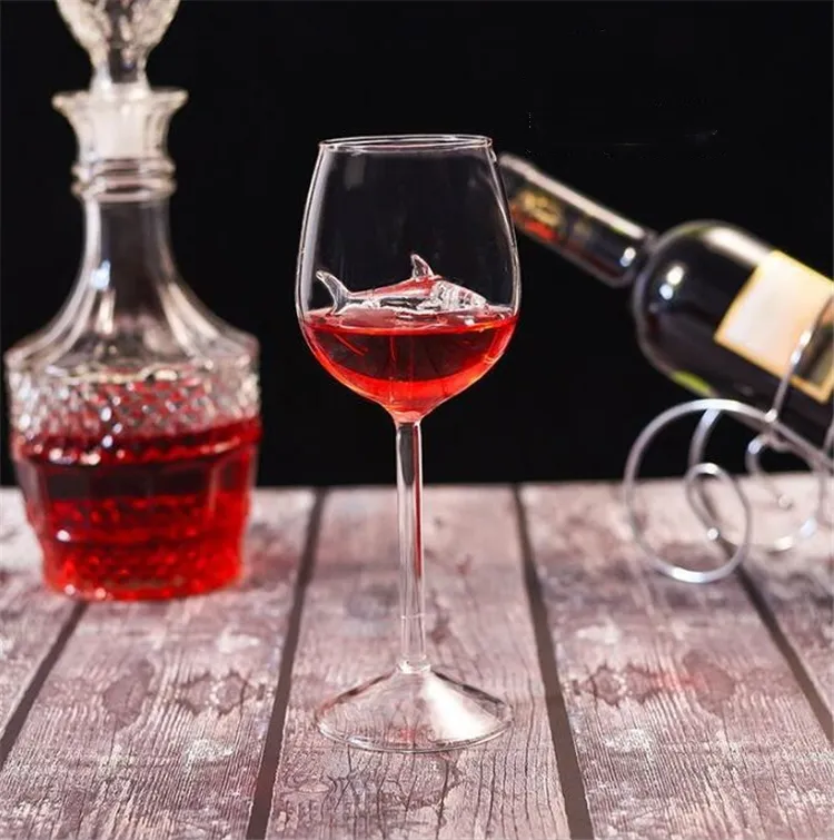 Vidros de vinho vermelho quente - chumbo livre de cristal de titânio elegância original tubarão de vinho tubarão de vidro interior dentro de vidraria longa termina 9074