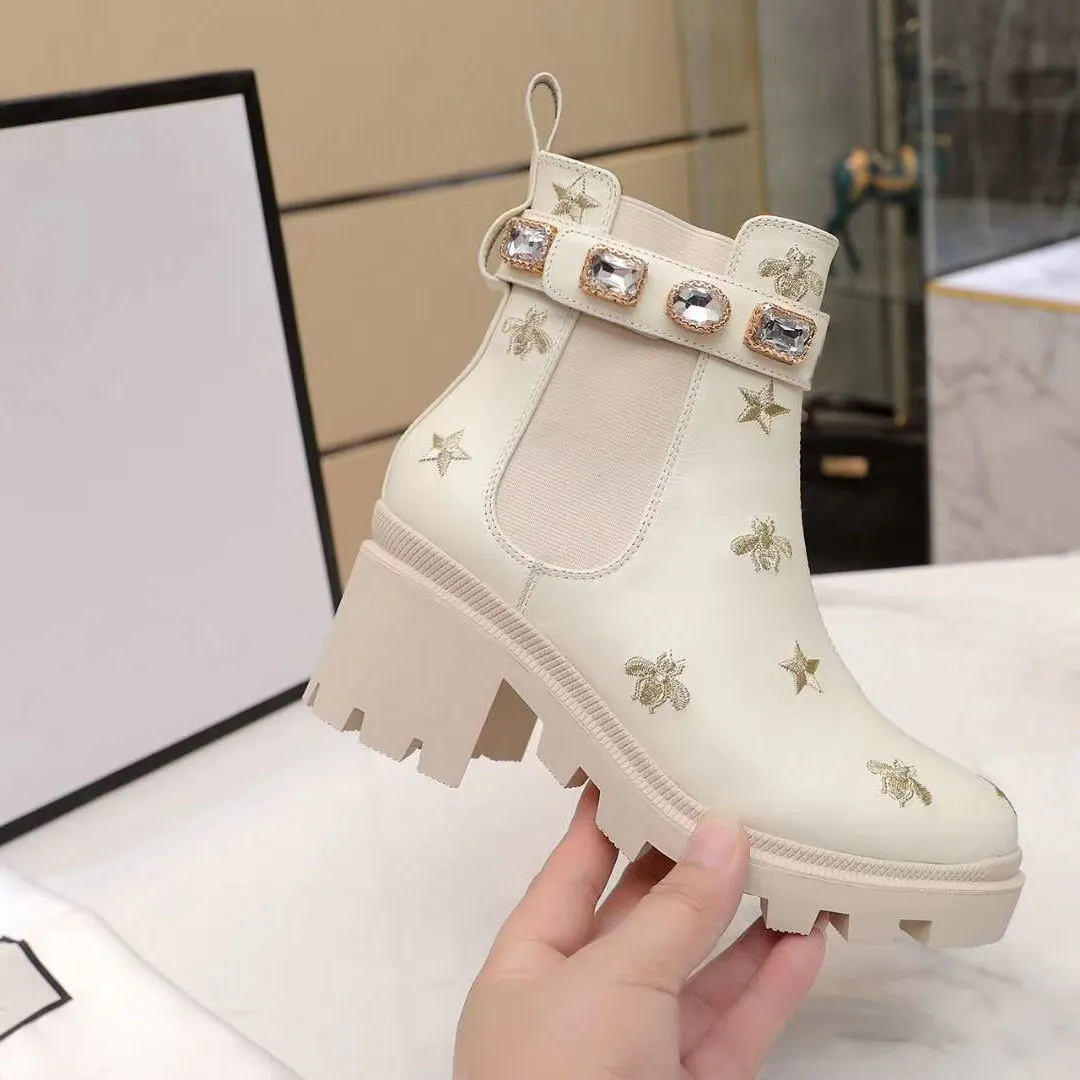 Damesontwerper Leer Korte Laarzen: Stijlvolle Luxueuze Koeienhide  Bijenschoenen Van 71,72 € | DHgate
