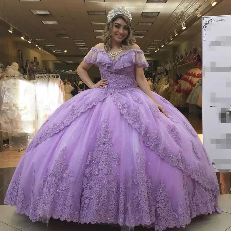 Vestidos de 15 Años Светло-фиолетовые Платья Quinceanera с короткими рукавами V-образным вырезом Кружевные бусины блестки Свины Сладкий 16 Платье Бальное платье PROM