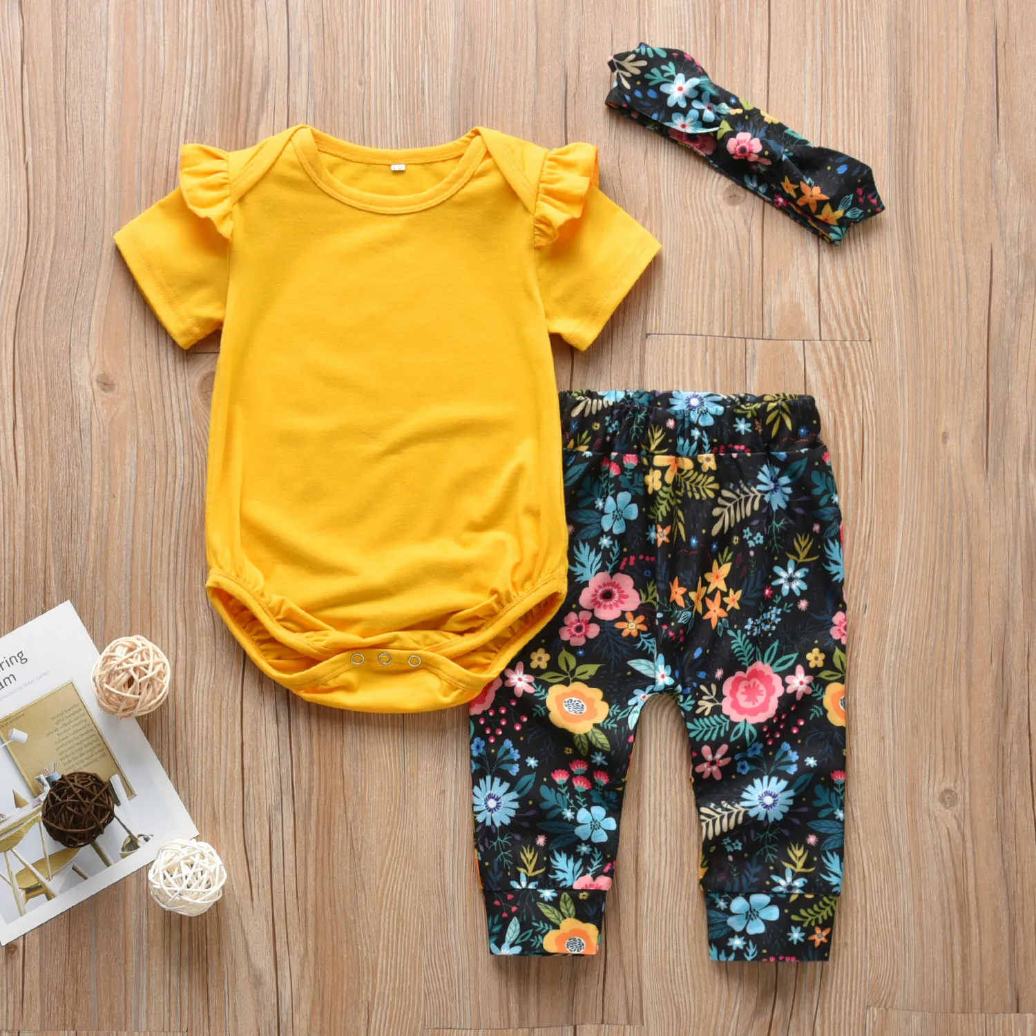 Infantil Baby Girls Roupas Romper Set Amarelo Ruffled Macacas De Mangas Curtas + Calças Florais + Headband ToDdler 3pcs Outfits 201029