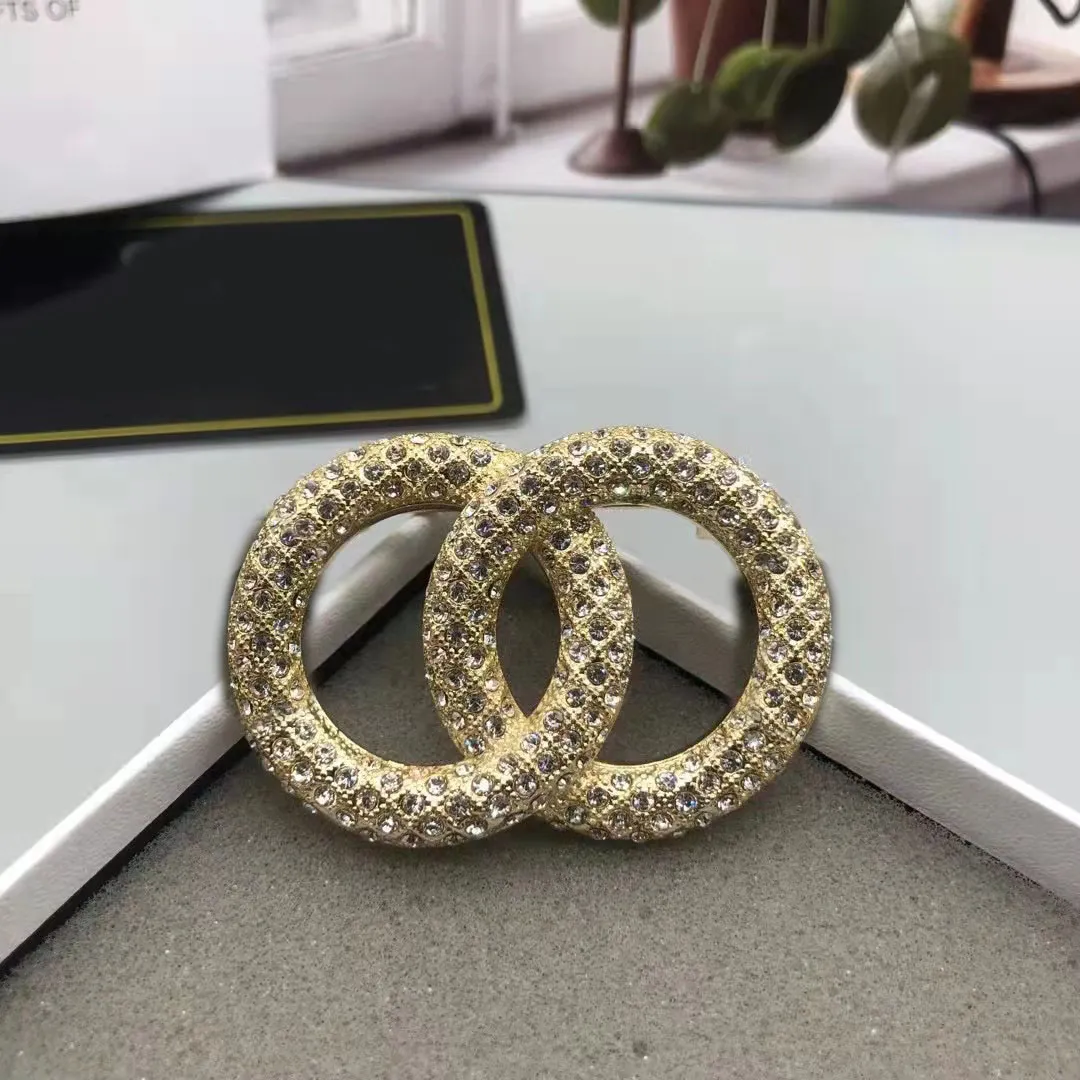 Spille firmate 18 gioielli con diamanti placcati in oro Spille di lusso unisex di alta qualità con Box306O