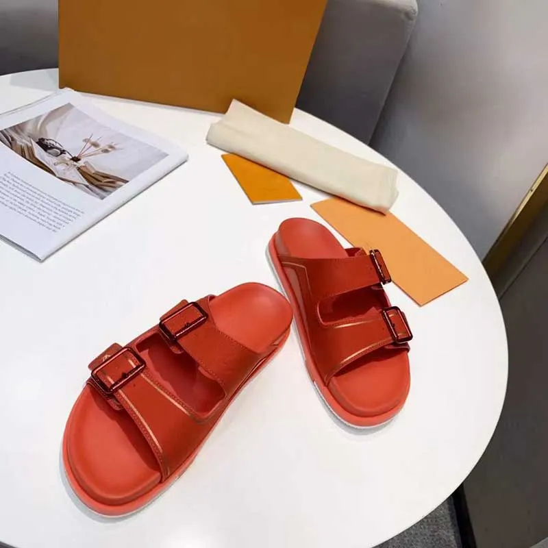 Calfskin Platform Slippers Designer Italian Luxury Sandals Classic Outdoor Mules Rubber Loafers Fip Flops Spring Summer 2022 Retro Shoes Fashion Beach Slides