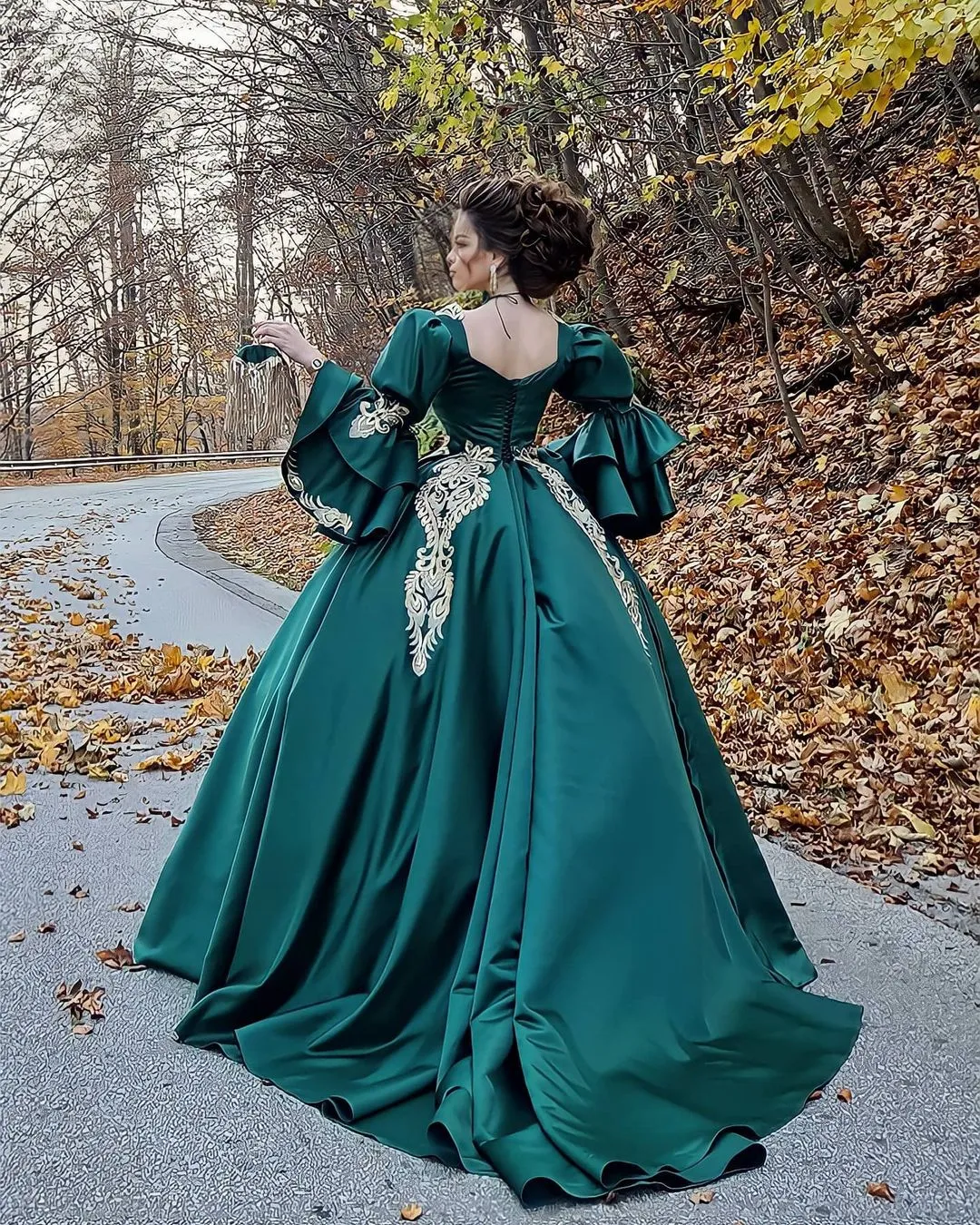 Vintage Princess Lace Appliqued Forest Green Prom Dress With Long Sleeves,  Sweetheart Neckline, Corset Back, And Sweep Train In Satin Formal Evening  Gown From Weddingsalon, $128.23