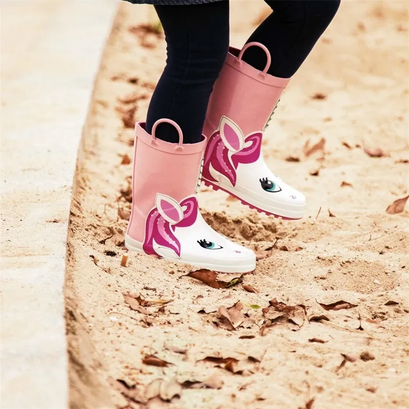 KushyShoo Botas de Chuva Crianças Menina Bonito Unicórnio Impresso Botas de Borracha Infantil Kalosze Dla Dzieci À Prova D 'Água Sapatos de Água Do Bebê LJ200911