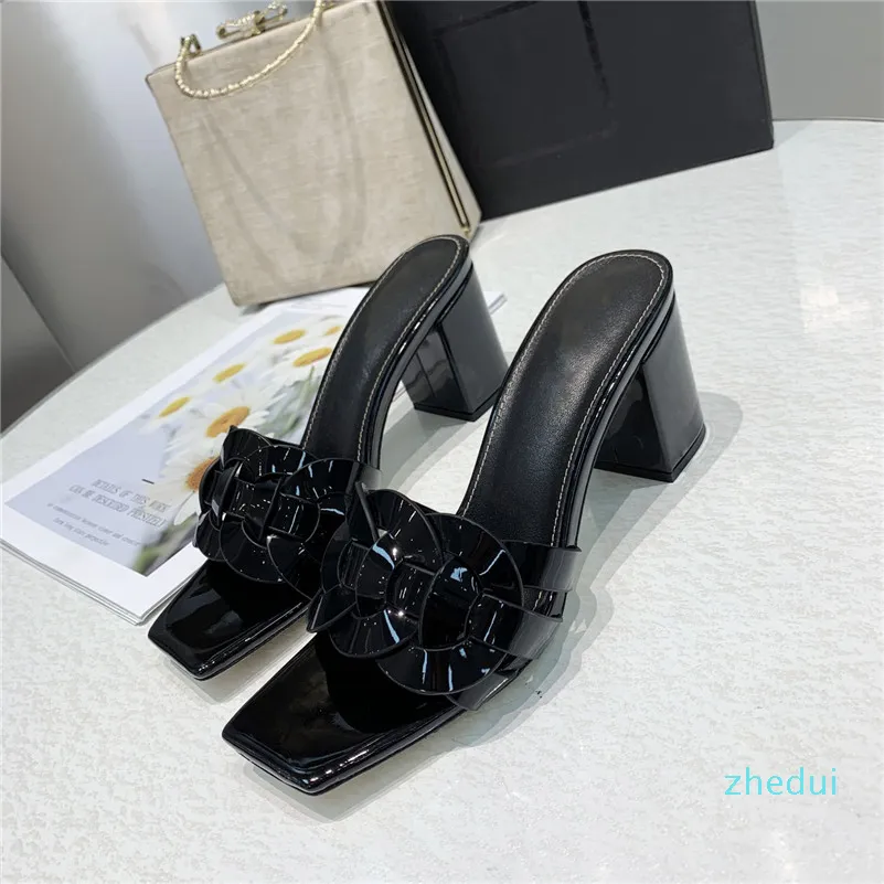 مصمم الأحذية عالية الكعب الأسود luxury splikes الأزياء والأحذية النساء خمر الزفاف براءات الصندل صندل مع مربع