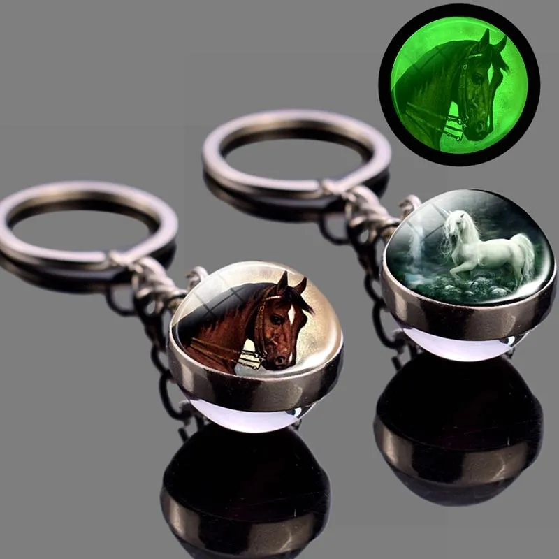 Brilho no cavalo escuro Keychain Cavalo de incandescência Cavalos luminosos Bola de vidro Chaveiro Chaveiro Amantes Presentes Chave