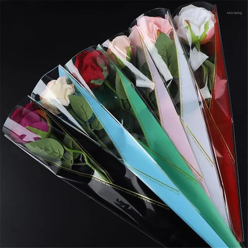 Confezione regalo in plastica trasparente Triangolo dorato Regali Borse Confezione di fiori a forma di cono per la decorazione di bouquet di rose per la festa nuziale di San Valentino1