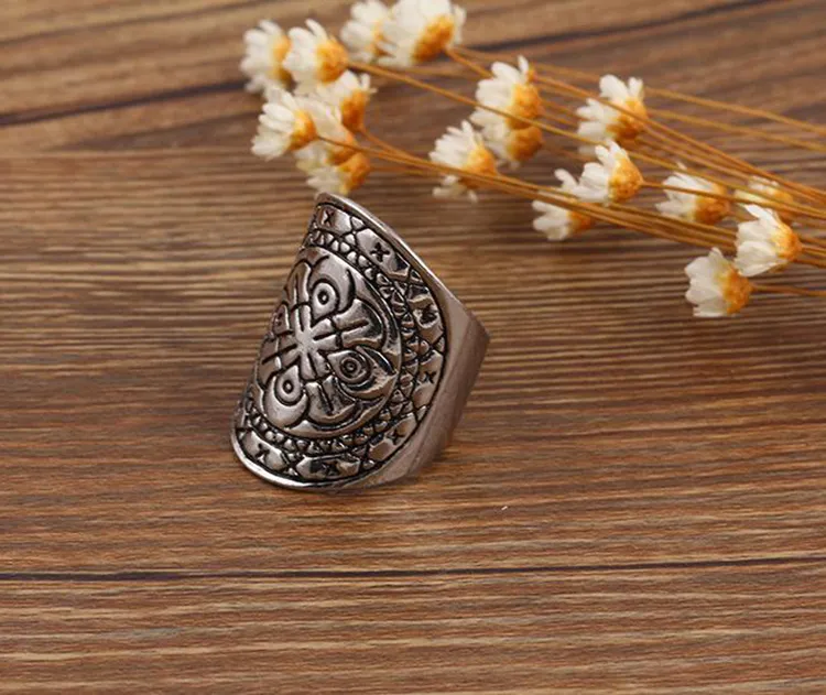 Versilberter Ring für Frauen, Vintage, einzigartige Schnitzerei, tibetisches Totem, trendiger Strandschmuck, Silberringe