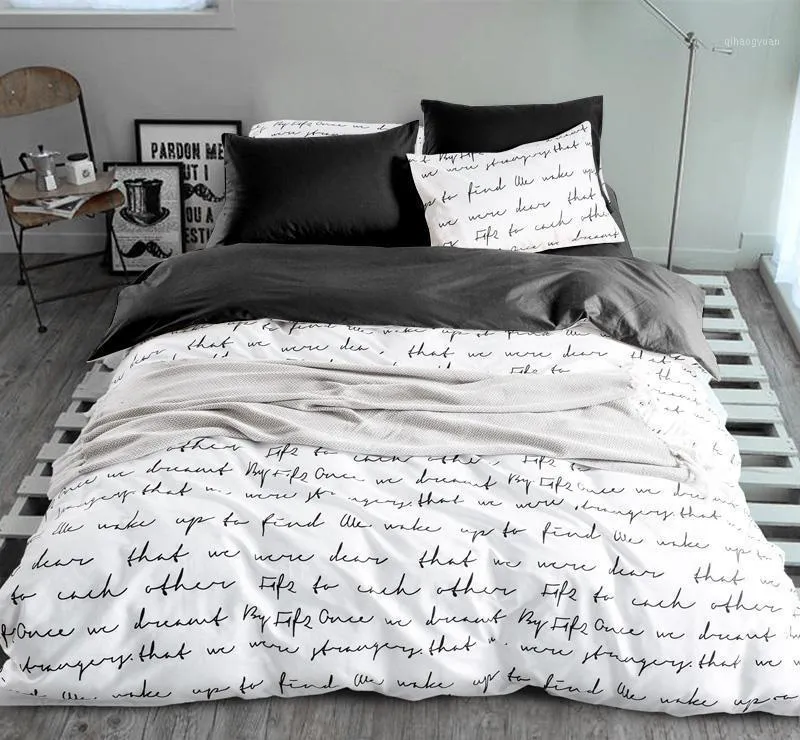 Ensembles de literie Housse de couette Russie USA Europe Taille Blanc et Noir King Quilt Set Lit Home Textiles Letter1