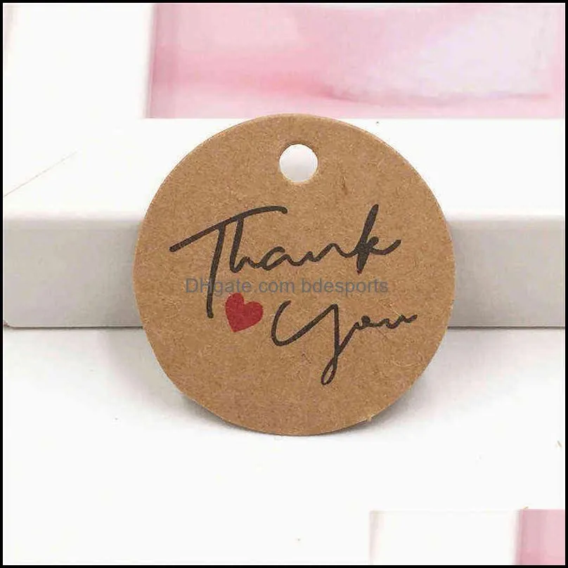 100pcs New Style Round Gift Boxes Packaging Hang Tags Paper Handmade Price Tags DIY Paper Cake Cards 1.18inch Love Gifts Labels Y1230