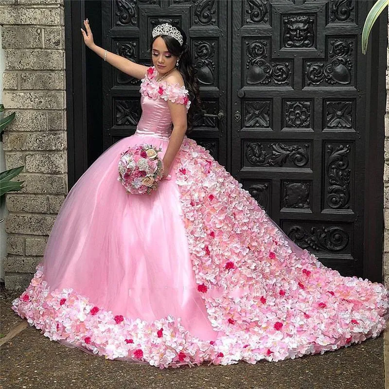 Pink 3D Appliqued Ball Gown Quinceanera Dresses Off The Shoulder Neck Beaded Sweet 16 Dress Sweep Train Tulle Masquerade Gowns
