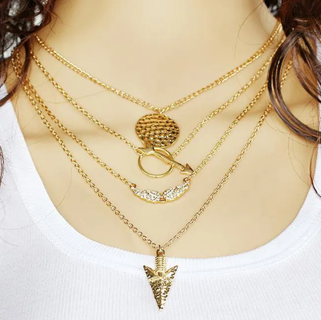 Halsketten mit Anhänger für Damen und Herren, moderne zierliche Pfeil-Char-Gold-Charms, plattierte Kette, lange Halsketten mit Anhänger