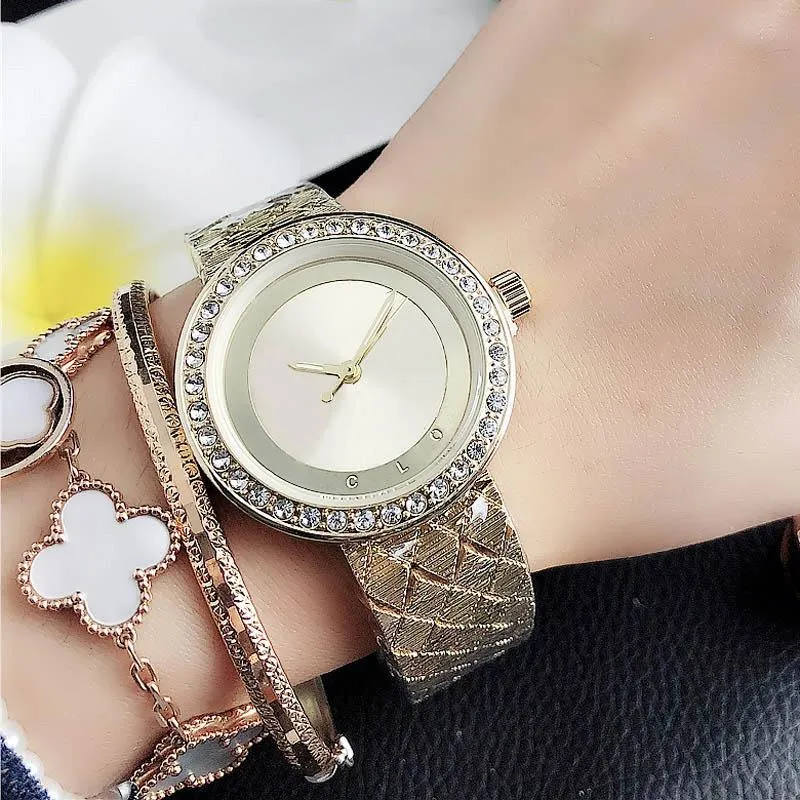 Wowen's Watches Ladies Watch Fashion Brand Vackra Kvinnors Tjej Full Crystal Big Letters Style Dial Metal Steel Band Quartz Armbandsur