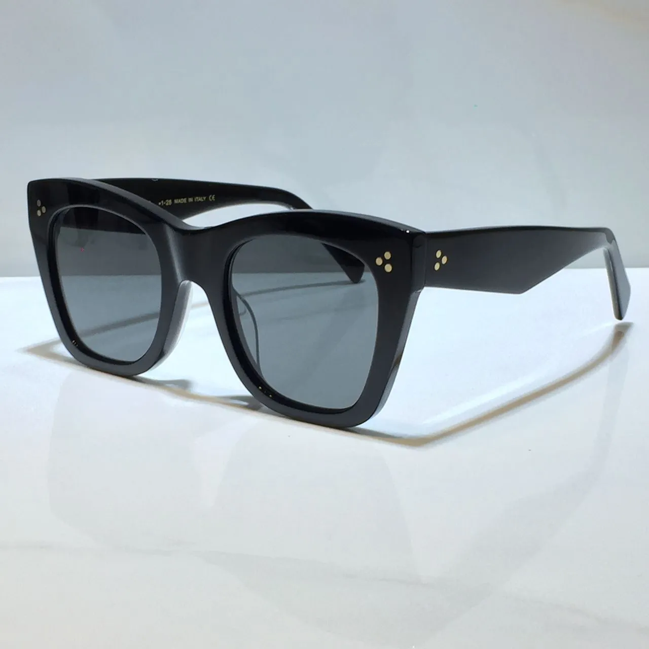 Kadınlar İçin Güneş Gözlüğü Yaz Kedi Gözleri Stili Anti-Ultraviyole 4S004 Retro Plaka Oval Tam Çerçeve Moda Gözlükler Rastgele Kutu