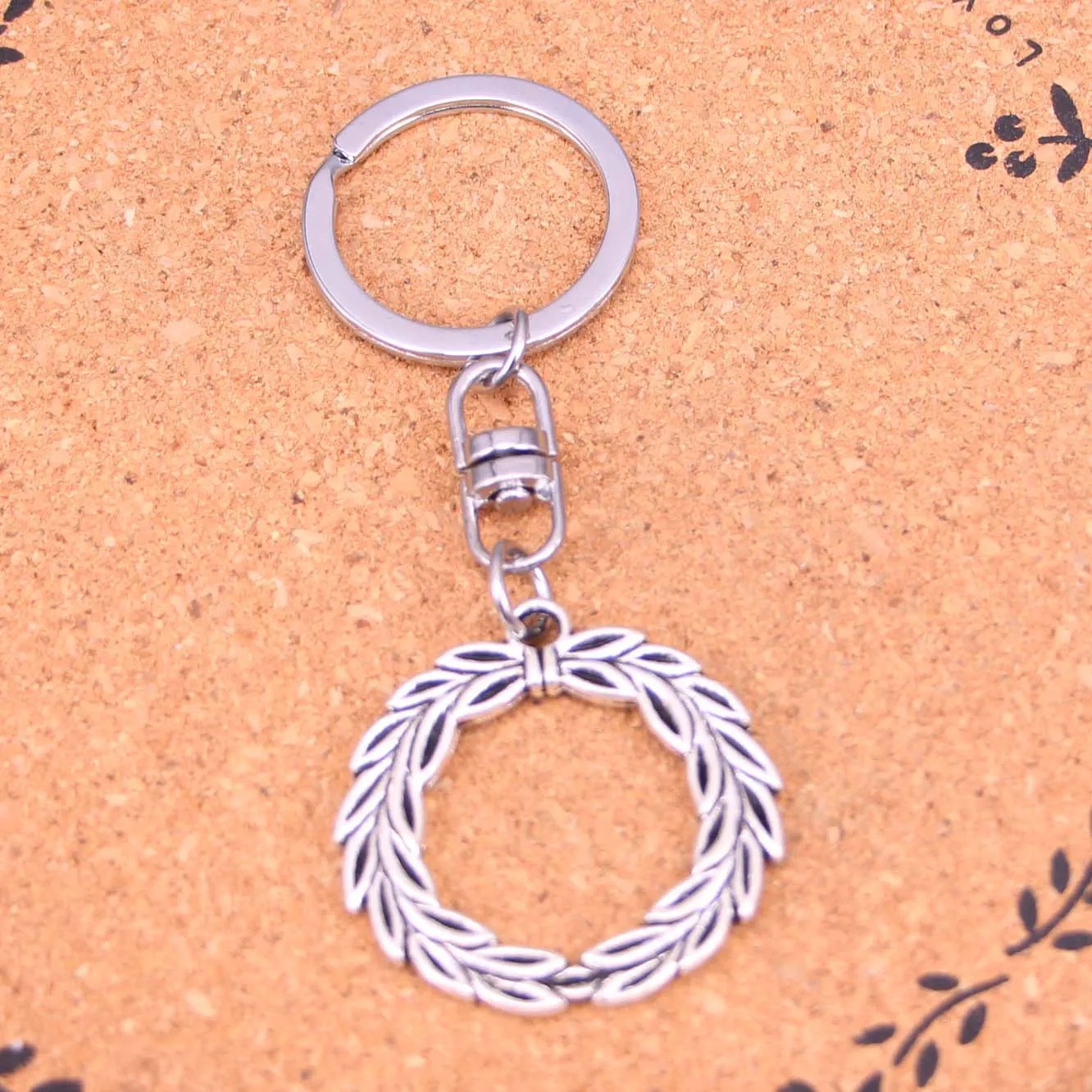 Fashion Keychain de 34mm de azeitona de oliva Laurel Wreath Pingents Diy Jewelry Car Chain Chain Ring Setenting para presente