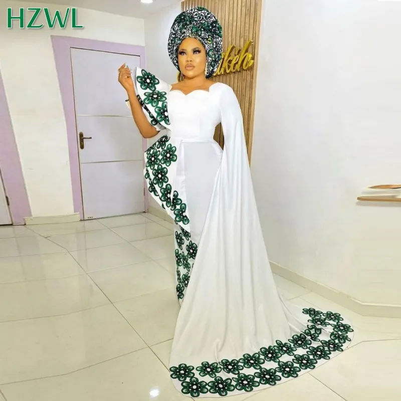 Arabie saoudite robes de soirée blanches avec des Appliques de dentelle verte manches longues balayage Train Dubai robes de bal femmes robes formelles