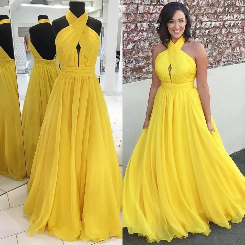 Tanie Yellow Sexy A-Line Prom Dresses Halter Neck Pleats Backless Formalna Suknia Party Suknie Wieczorowe Party Nosić Ogstuff Vestido De Novia