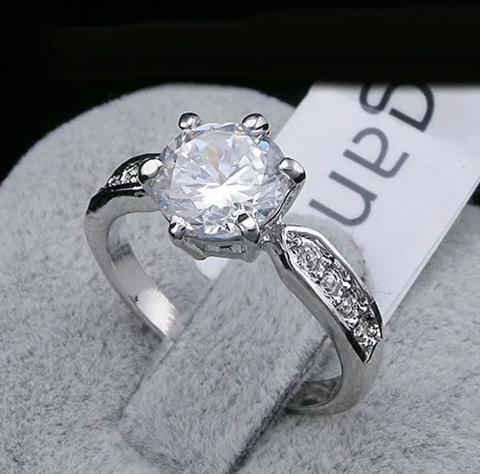 Bague hotsell fiançailles swarovski