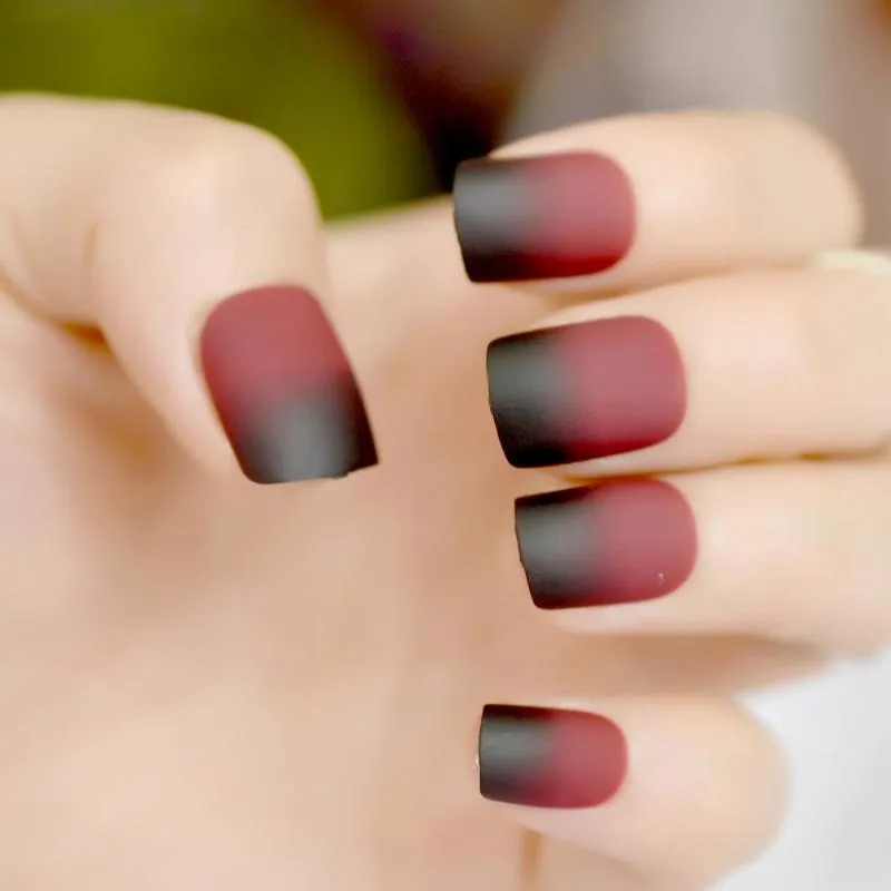 Puntas De Las Uñas Gradiente Corto Francesa Negro Vino Tinto Ronda Mate Kit  De Diseño De Los Clavos Falsos Decoración Del Arte De La Mujer De  Maquillaje Herramienta Z858 De 23,2 € | DHgate