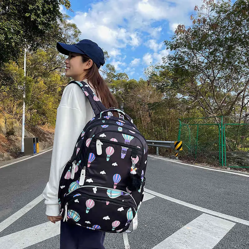 小学生に人気のリュックをご紹介 高学年におすすめのおしゃれリュックなどを厳選 Hugkum はぐくむ 防水学校バックパック プリント付 Vladatk Gov Ba