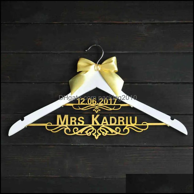 Personalized Wedding Hanger with Date Bridal Custom Name Dress Gift Bridesmaid With Bowknot 220115