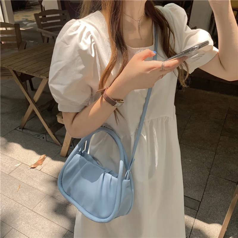 HBP Fashion new trend design bag women`s summer 2022 high-end pleated cloud bag Western style one-shoulder messenger handbag