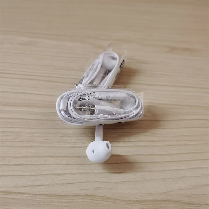 S6 S7 In Ear Auricolare J5 Auricolari per cuffie con controllo del volume del microfono Cuffie da 3,5 mm per Samsung Galaxy S8 S6 note 8 7 6 5 Bianco con scatola al dettaglio