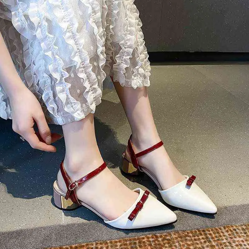 2022 Sommar New One Line Bow Tie Color Matching Baotoou Tjock Heel Bekväm Koreanska Mångsidiga Hollow Sandals Kvinnors Fashion