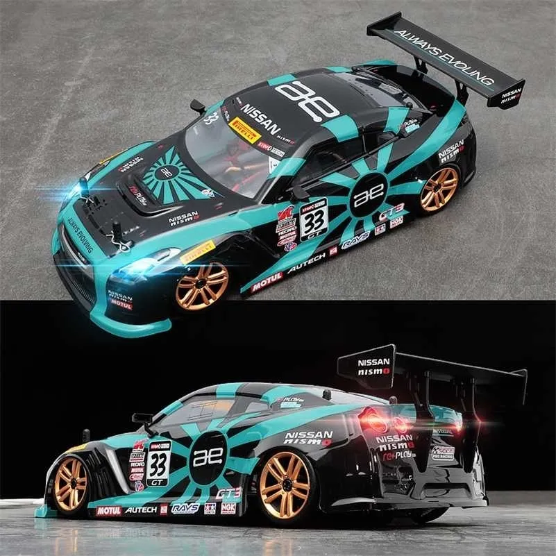 1/18 Four-wheel Drive Toy Car RC Professional Adult Drift Model High-speed Charging Children Remote Control GTR Racing 220125