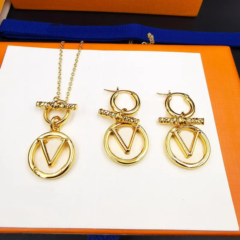 Europe America Designer Fashion Style Jewelry Sets Lady Women Gold-colour Hardware Engraved V Initials Baby Louise Necklace Earrings M00598 M00613