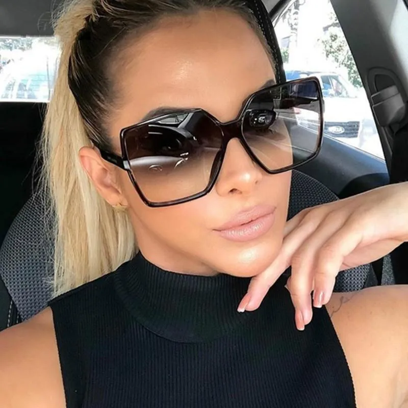 Lunettes de soleil Higody Fashion Femmes Oversize Gradient Plastic Brand Designer Female Sun Glasses UV400 Lentes de Sol Mujer1