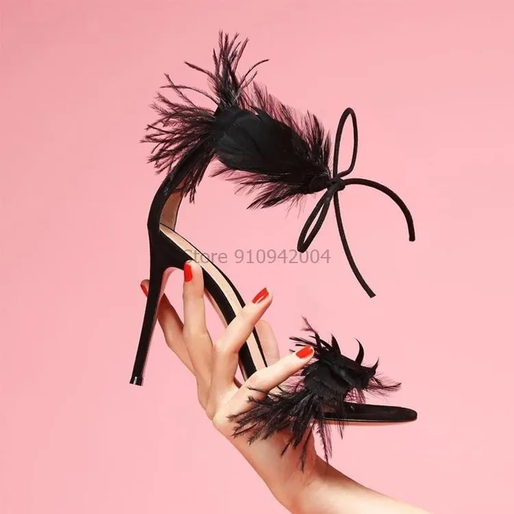 Sandaler Mode 10cm Heels Designers Sommarskor Kvinnor Stiletto Sandal Öppna Toe Fluff Strappy Tunn High Lace Up Fur