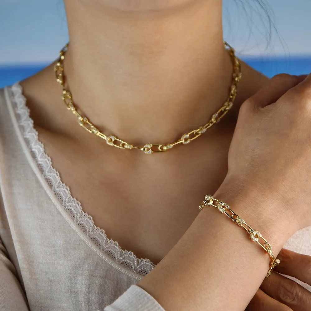 Couleur or sparling cz épingle de sûreté breloque chaîne bracelet collier boucle d'oreille magnifique mode femmes ensemble de bijoux