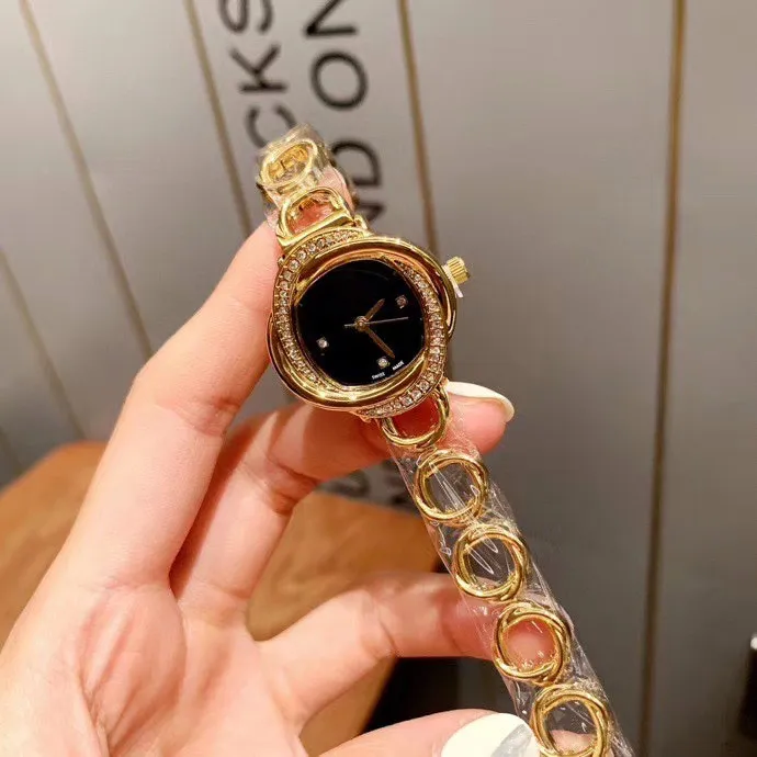 Dress Gold Lady Watches Top Brand Luxury Womens armbandsur Rostfritt stål Band 30mm Dial Diamond Watch for Women Mors 261s